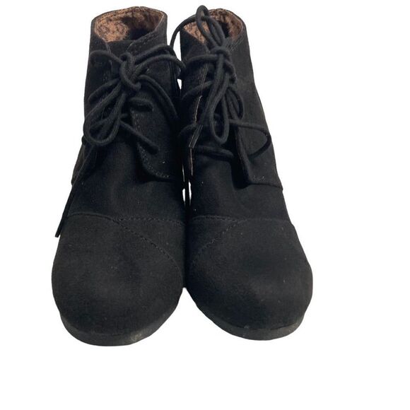 MANHATTAN Collection Black faux suede Wedge booties Size 6 - Picture 2 of 12